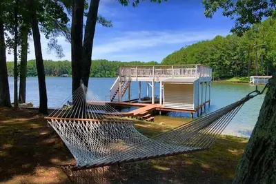 Image de Lakefront, Family/Pet Friendly, Flat Lot