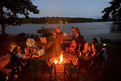 Image de Amazing Lakefront Property - Sleeps 13!