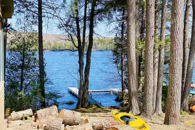 Image de Cozy, lake view cottage in Ellsworth, Maine!