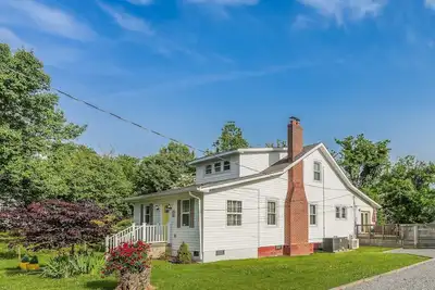 Image de Recently Renovated 4br 3ba Home
