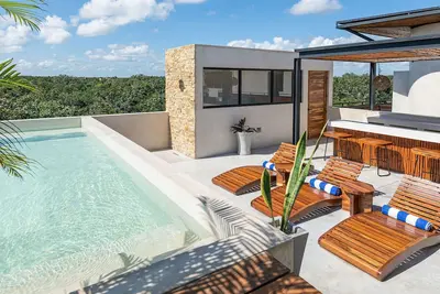 Image de 2-Bed Panoramic Penthouse • Private Rooftop Pool • Jungle Views