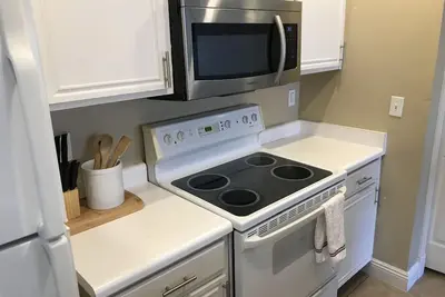 Image de Beautiful 2 Bedroom Condo with Upstairs