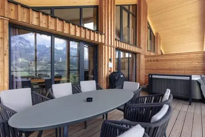 Image de Premium mit Galerie, Sauna&Außenbadewanne by Interhome