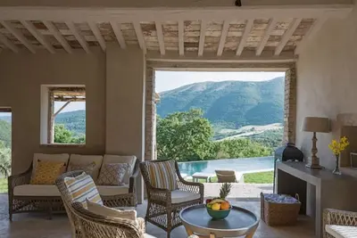Image de Luxury villa inside a splendid estate