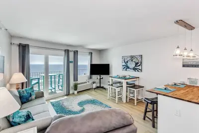 Image de Perdido Skye Beach Front Condo | King Bed/Bunk Quarters | Gulf Front Views | Private Balcony | Pool