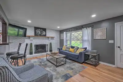 Image de Marietta Family House w/ Game Room & Yard!