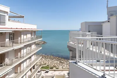 Image de Miralmar Del Faro, B-6º21