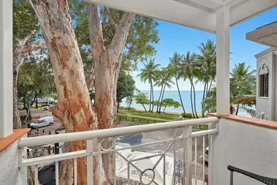 Image de Alassio Beachfront Spa Suite 302-2
