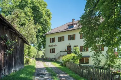 Image de Appartement de vacances 'Sallrain Hof 1' avec vue sur montagne et balcon