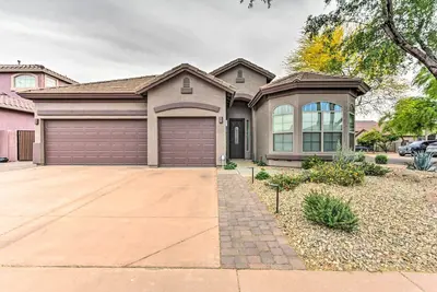 Image de Private Pool & Hot Tub: Family Home in Phoenix!