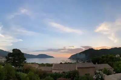 Image de Demi villa à 200m de la plage avec vue sur mer.