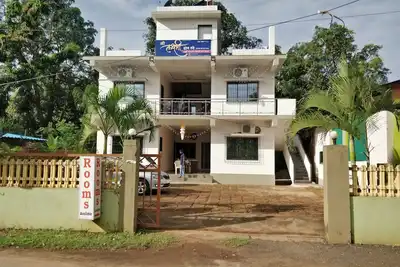 Image de 10 minutes to scuba diving & beach! Home Stay For Family & Groups.
