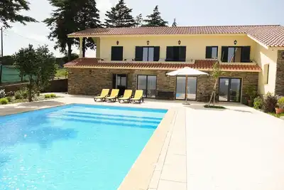 Image de Villa overlooking the Douro River with Swimming Pool and Tennis Court
