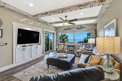 Image de 2nd floor Captain’s Walk condo offers great ocean and landscaping views!