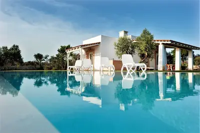 Image de Merveilleuse villa avec piscine et grand jardin