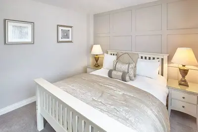 Image de Host & Stay | Sandling Court