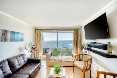 Image de Ocean Bright 2br W/ View, Wifi, Parking & Pool