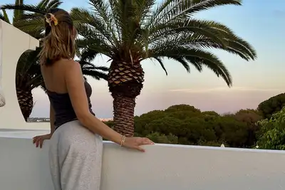 Image de 2 Bedrooms apartment with pool and 3 baloconies in green surroundings