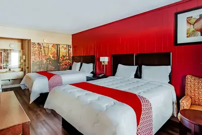 Image de Prime Location! 3 Budget-Friendly Accommodations, Free Parking!