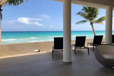 Villa Brianna on the beach -playacar 1