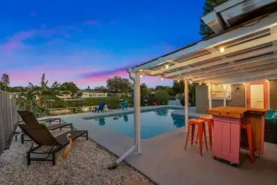 Image de Flamingo Hideaway - Chic Pool Home 3min to Beach!