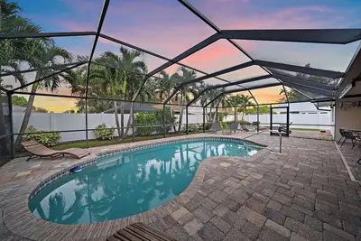 Image de Just Beachy | Putting Green, Heated Pool + Lanai + Arcade