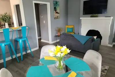 Image de 5 Minutes to Downtown Montgomery!