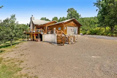 Image de Multi-level house in secluded location near Deadwood w/private hot tub & WiFi