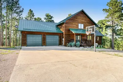 Image de Vacation gem with pool table, shuffleboard, wet bar, furnished decks, & hot tub