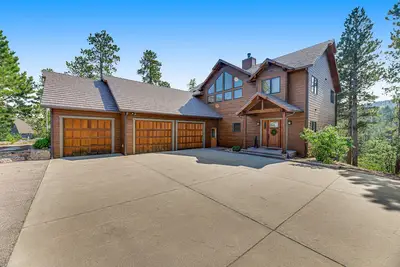 Image de Secluded cabin between Spearfish and Deadwood w/WiFi, hot tub, private decks