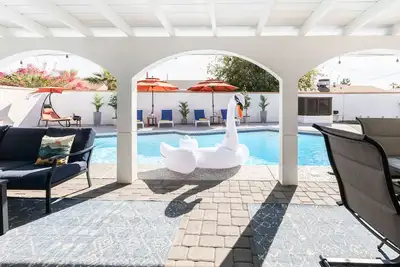 Image de Modern Scottsdale Home w/ Heated Pool and Hot Tub minutes to Old Town