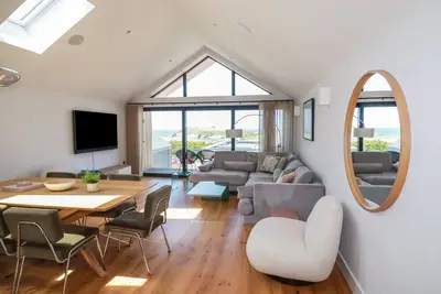 Image de Porth Cove, family friendly, country holiday cottage in Porth