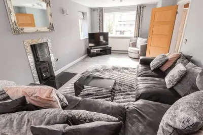 Image de Nant House, pet friendly, with hot tub in Gwersyllt