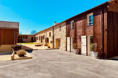 Image de Maison de Vacances Climatisées avec Piscine Privée Chauffée