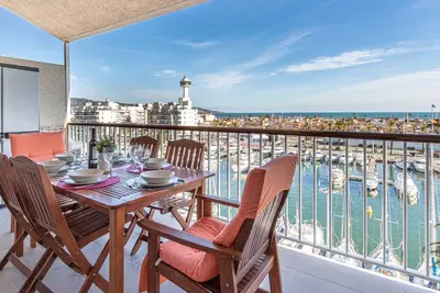 Image de 0172-Port Grec Appartement avec vue sur canal et mer