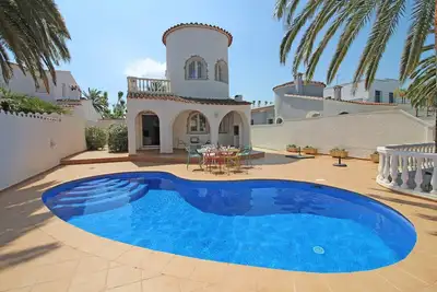 Image de 0108-Llobregat Maison au canal avec piscine et amarrage