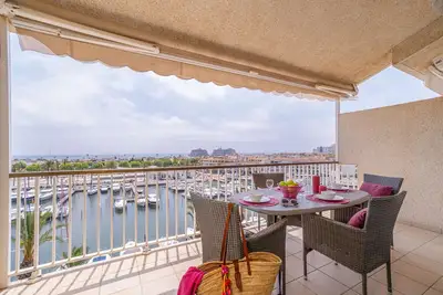 Image de 0160-Port Grec Appartement avec Wifi, Smart Tv, vue sur canal et mer