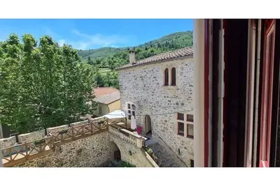 Image de gite 2, 6 personnes dans un Château Gite *****