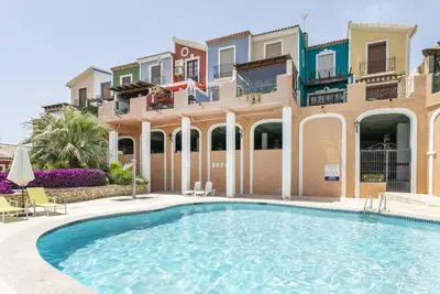 Image de Maison \"Sol de Mar\", avec vue sur la mer et les montagnes, piscine partagée et Wi-Fi.