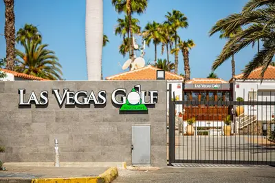 Location de vacances 'Vegas 503' près de la mer avec piscine, Wi-Fi et climatisation