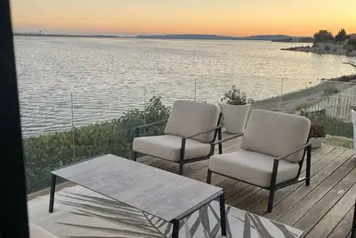 Image de Magnifique villa design avec vue panoramique sur l'étang * Jacuzzi * Clim