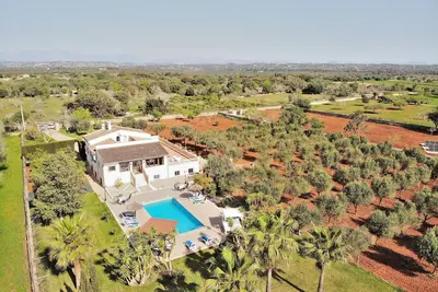 Image de Calderitx 253 fantastique finca avec piscine privée, aire de jeux pour enfants, barbecue et terrasse