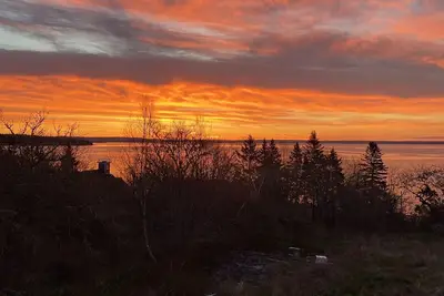 Image de 4 bed, 2 bathroom home. 2 of the 4 bedrooms are slightly smaller. Still comfort