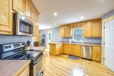 Image de Dreamy Dahlonega Cabin w\/ Deck & Fireplace!