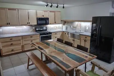 Image de Very quiet ground floor basement apartment in the country, big outdoor space, ! ! !