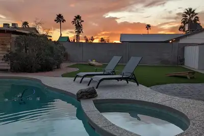 Image de Modern Casita w/ Backyard Oasis Pool & Hot tub