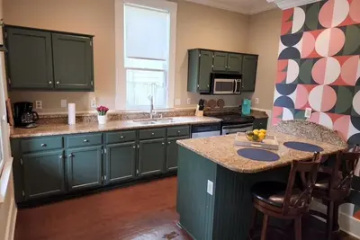 Image de Trendy Cooper Young Hideout