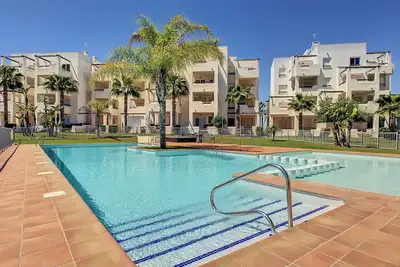 Image de Appartement avec piscine et vue sur le golf
