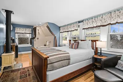 Image de North Shore Suite | Jacuzzi & Sauna