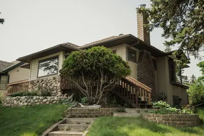 Image de Lakeside Bungalow | Furnished Monthly Rental